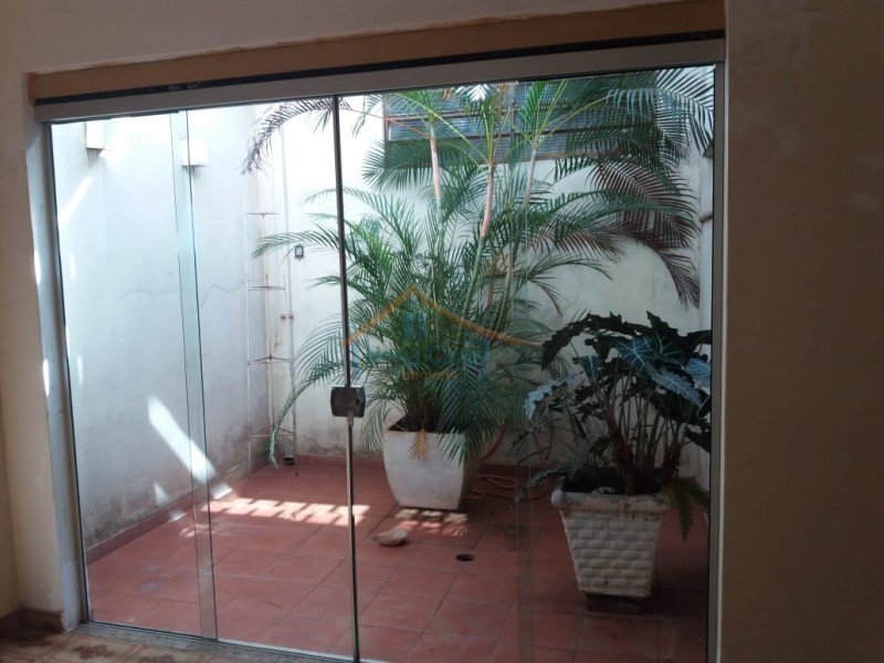 Casa à venda com 3 quartos, 250m² - Foto 11