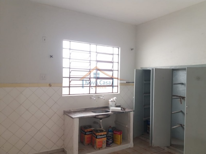 Casa para alugar com 2 quartos, 70m² - Foto 11