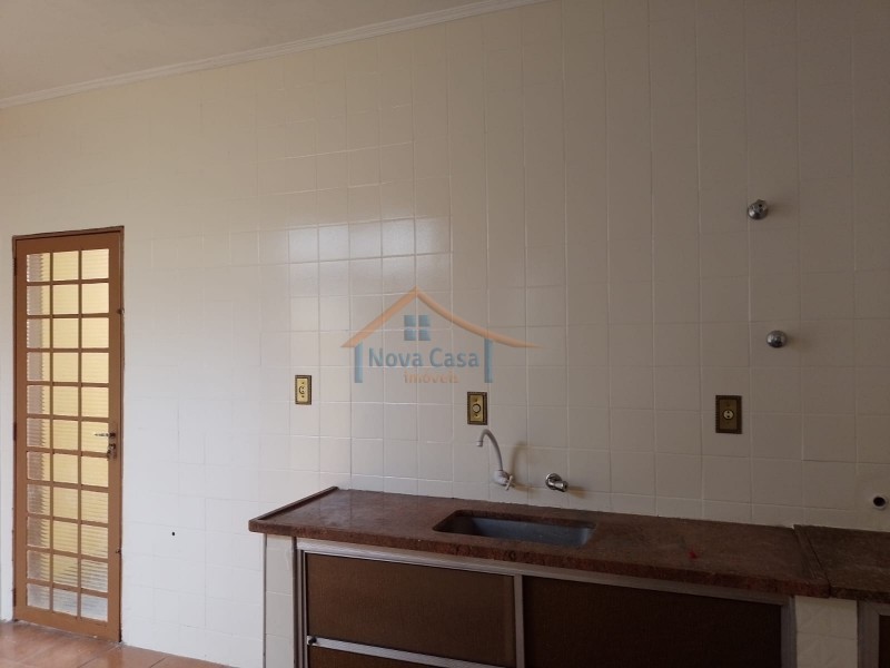 Casa à venda com 2 quartos, 70m² - Foto 52