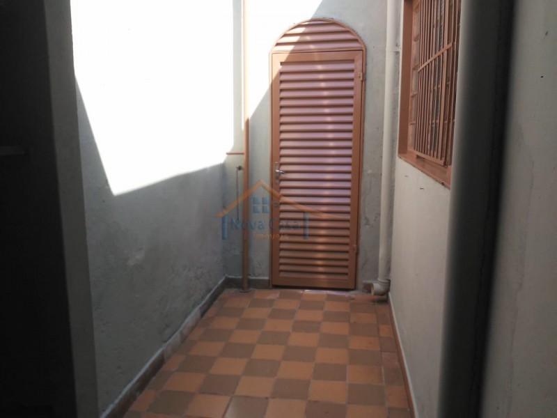 Casa à venda com 2 quartos, 70m² - Foto 15