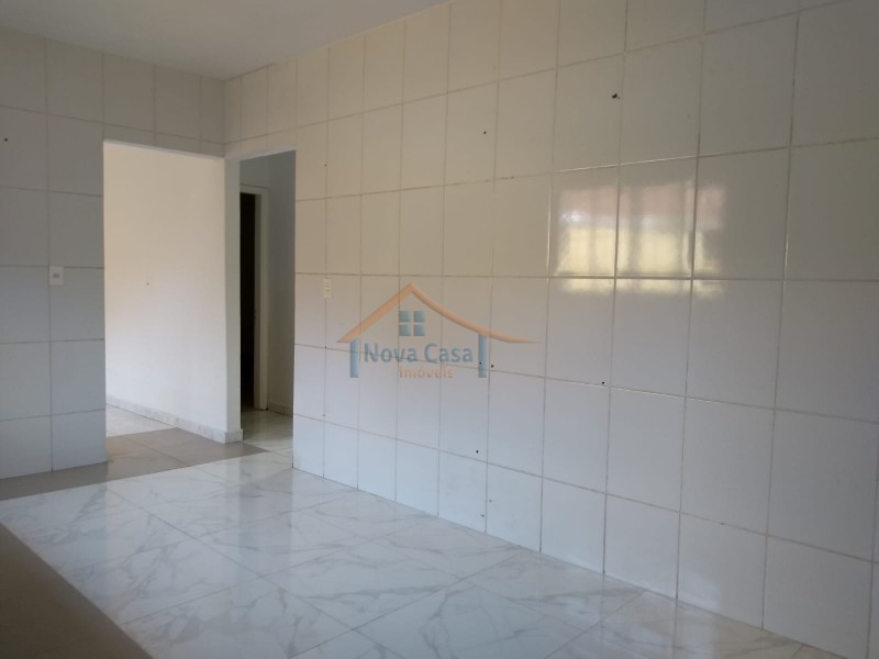 Casa para alugar com 2 quartos, 65m² - Foto 4