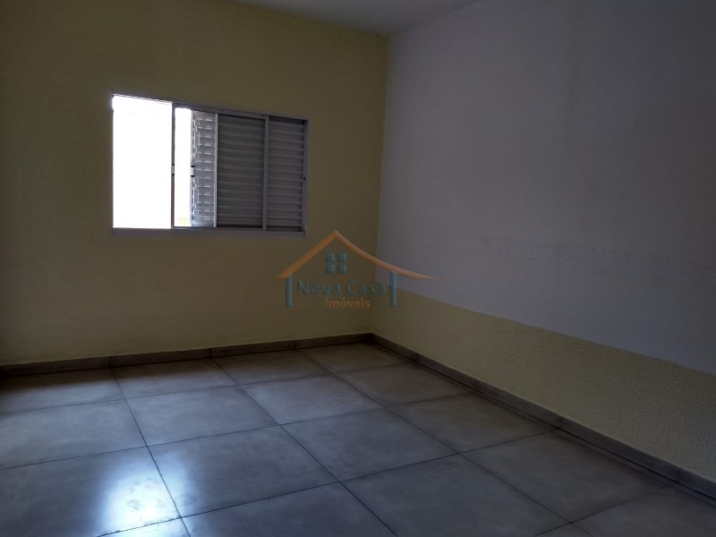 Casa para alugar com 2 quartos, 65m² - Foto 1