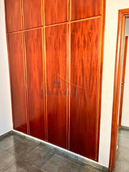 Apartamento à venda com 3 quartos, 105m² - Foto 2